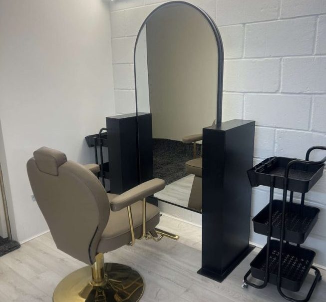 Chair for rent Hair nails lashes