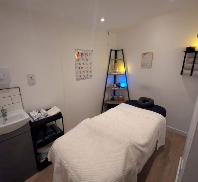 Sports, deep tissue & aromatherapy massage in Adel