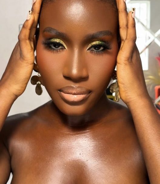 Makeup Artist - Available to travel