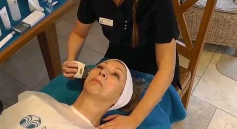 Wellspa, Galvanic, Radiance, Glow, Tighten, Tone & ageLOC Boost Facial