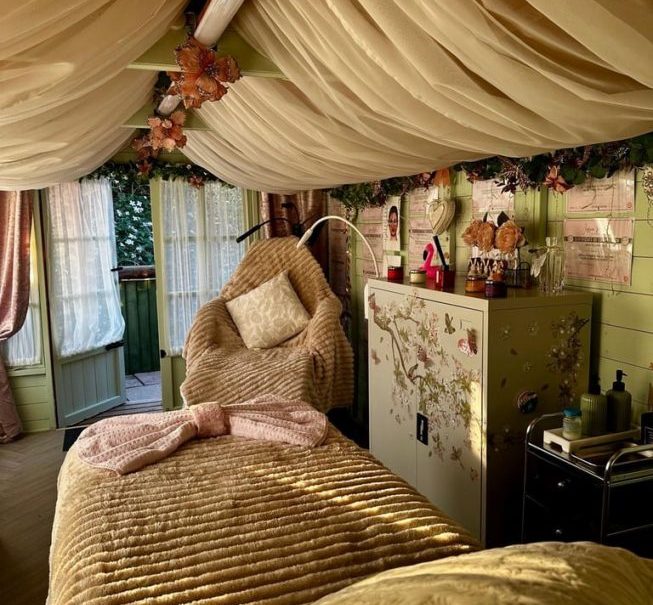 Females only - relaxing massage in beautiful surroundings, come and unwind at Serenity view