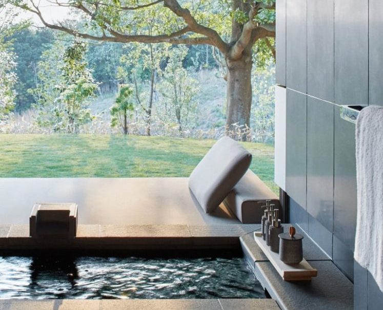 INDIAN MALE MASSAGE THERAPIST